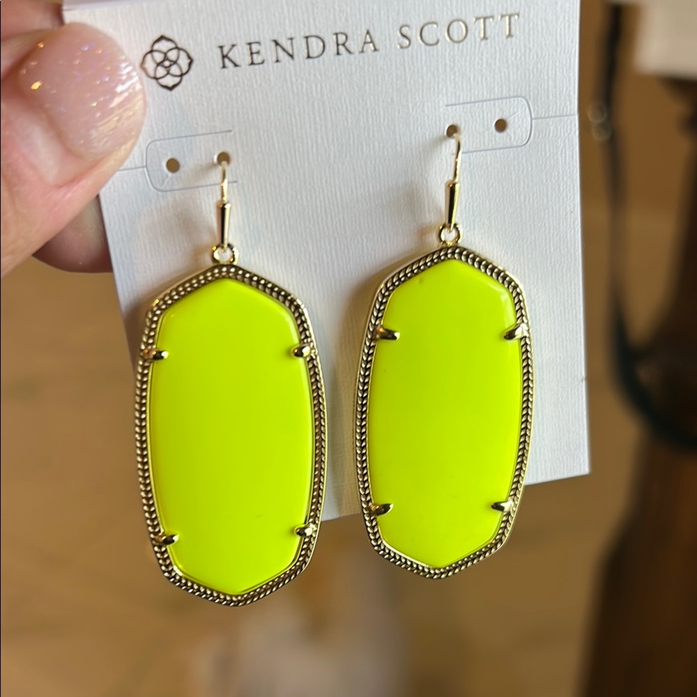 Kendra Scott Vibrant Lime Earrings